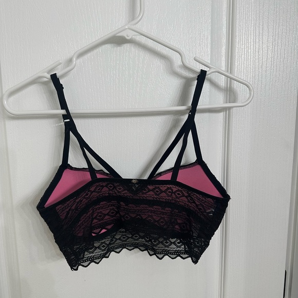 Black lace Pink by Victoria Secret small bra - Picture 4 of 5